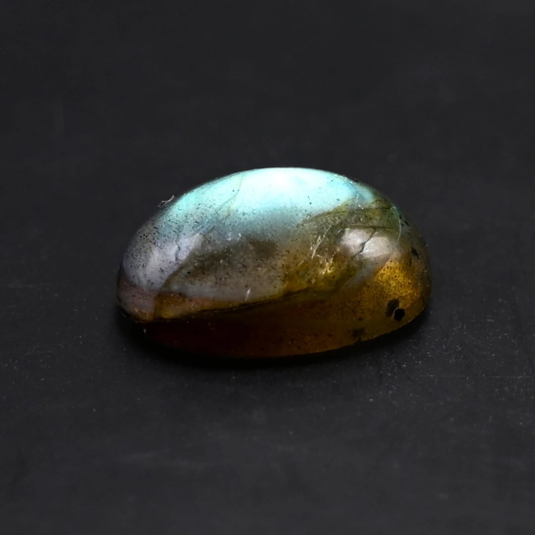 Labradorite 7.4 Ratti